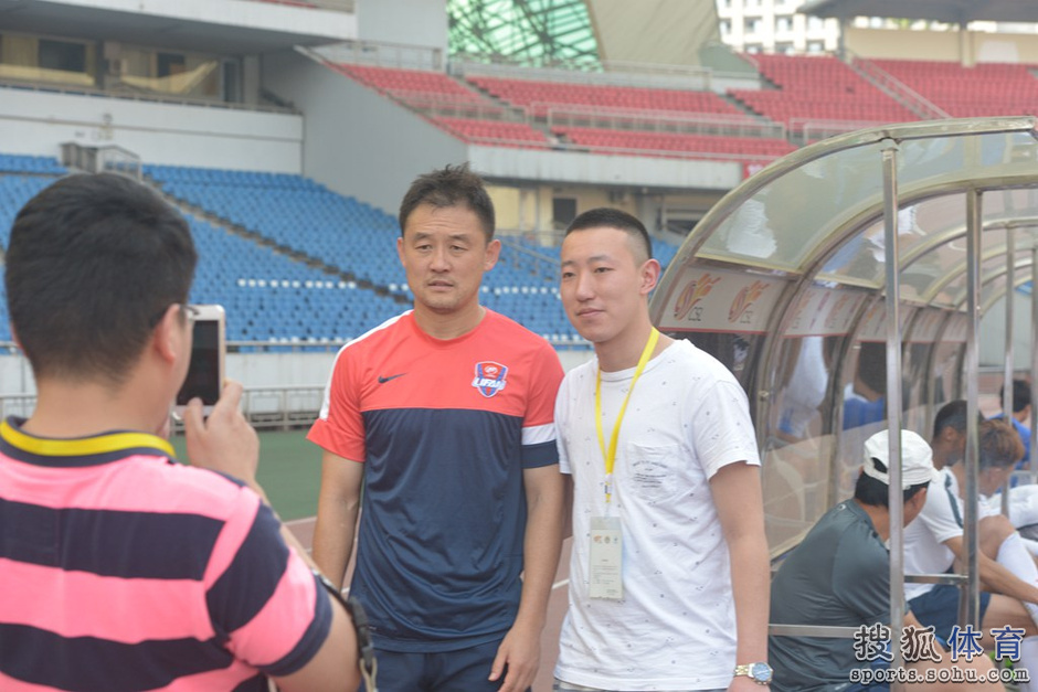 关于杭州绿城队主场击败重庆力帆，取得三分的信息