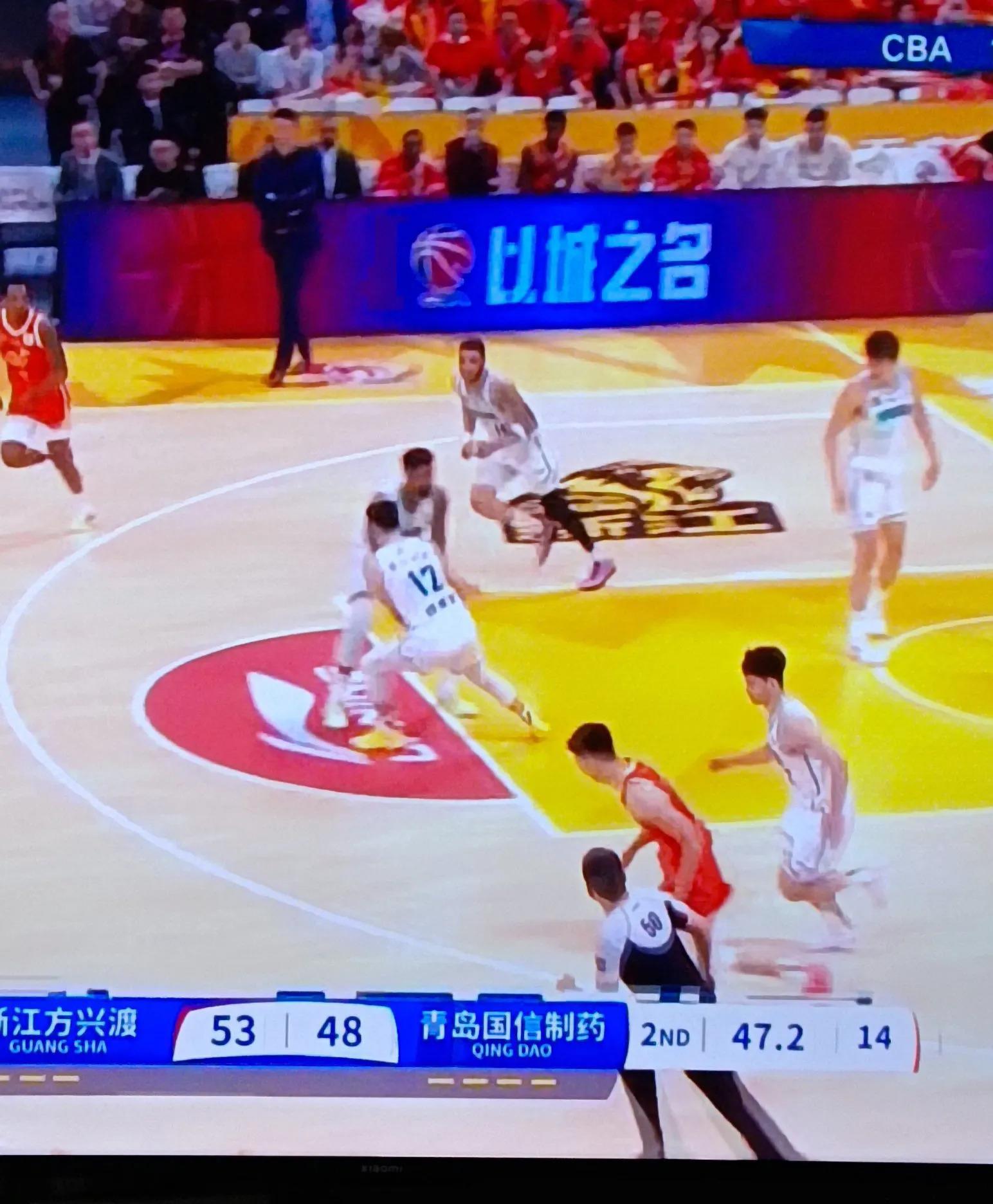 精彩绝伦赛况揭幕，球场戏剧性十足的简单介绍
