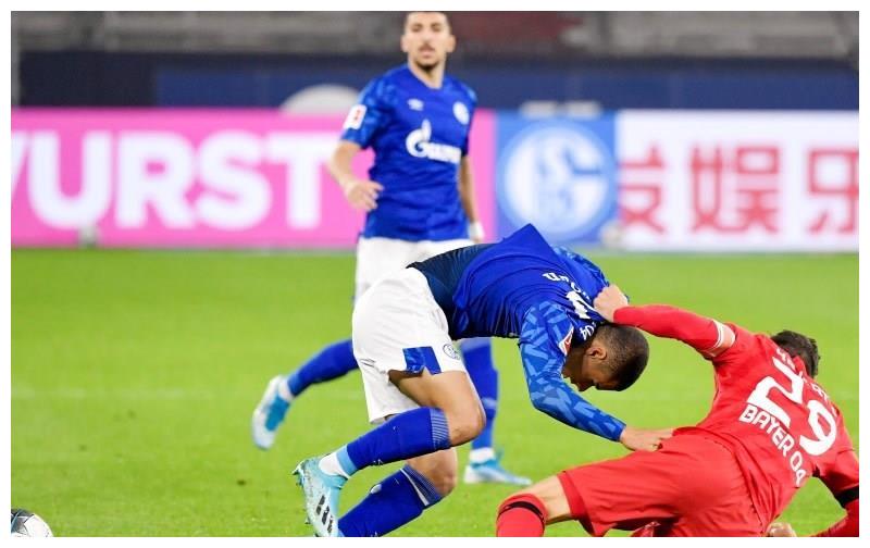 开云体育登录-关于沙尔克客场遭逢阻击，积分榜失势落后的信息