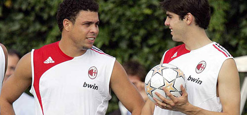 开云体育登录入口-包含AC米兰前锋独中两元，成为焦点人物的词条