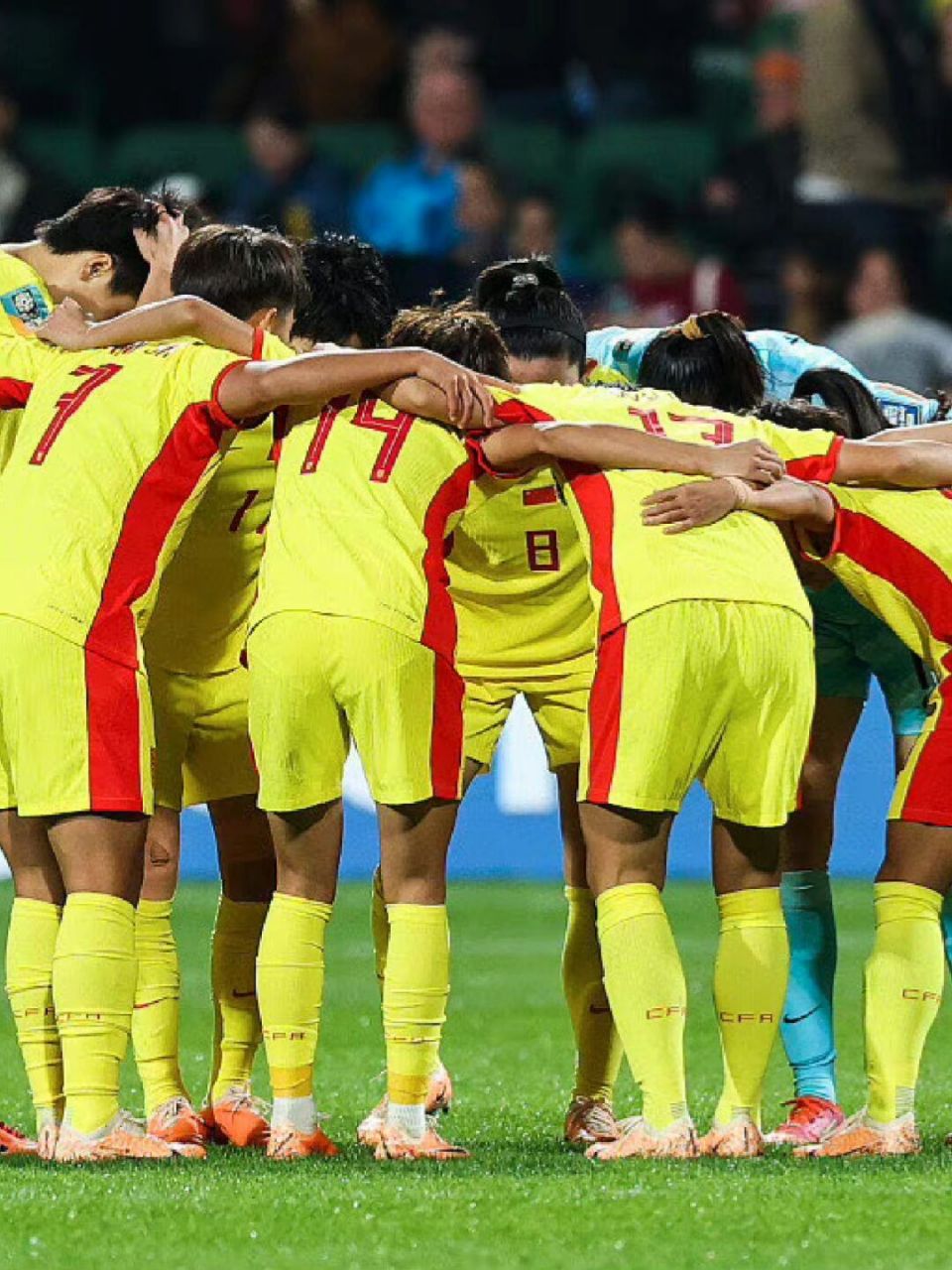 开云体育登录-关于激动人心的足球比赛，女队员们敢于挑战的信息